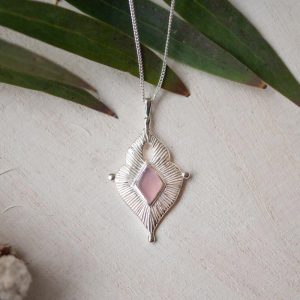 rose quartz curb chain